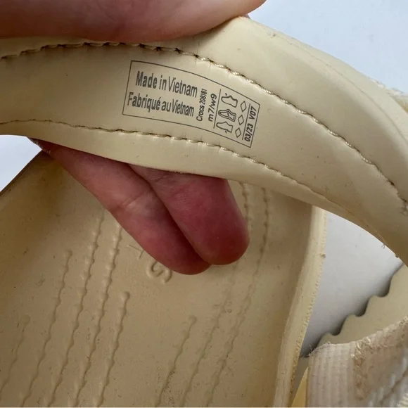 Crocs Classic Hiker Xscape Unisex Sz L9 M7 Beige Vanilla Wedge Platform Sandals - Picture 4 of 7